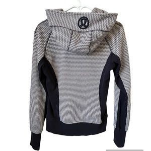 LULULEMON SCUBA FULL ZIP HOODIE. SIZE 8